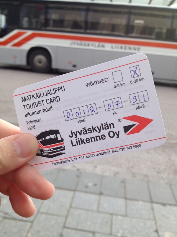 ユヴァスキュラのツーリストインフォメーションでバスの1日券を購入