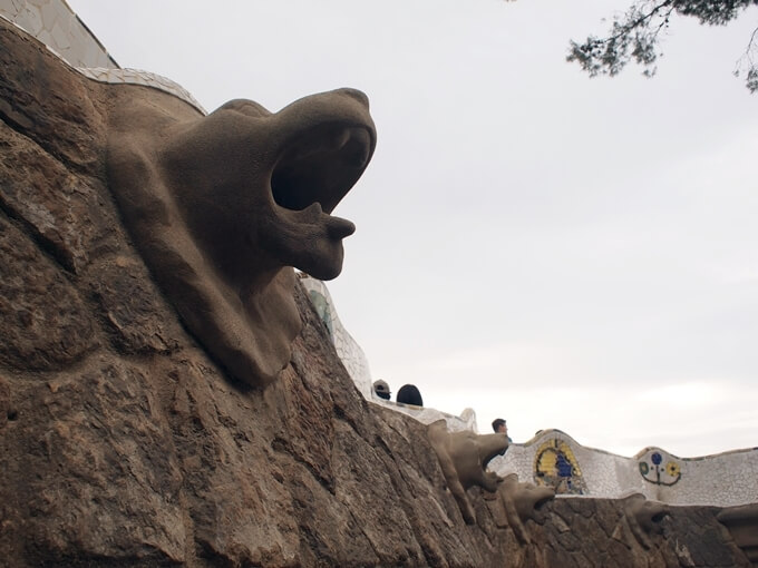 グエル公園のライオンの彫刻ガーゴイル