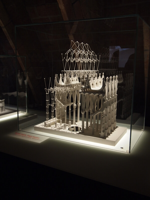 カサ・ミラで展示されていたサグラダ・ファミリアの構造模型